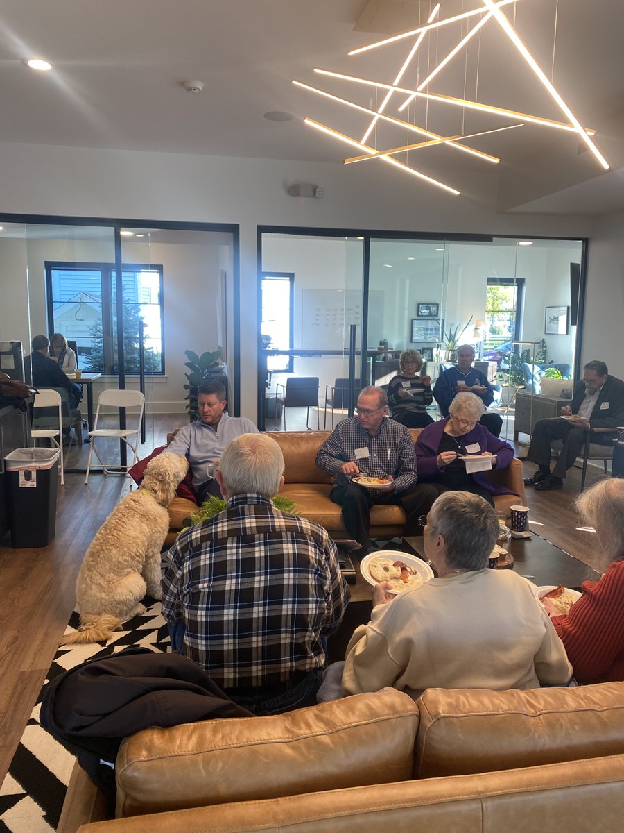 Knepp_Financial's tweet photo. It's always a good day when cupcakes are on the menu! This morning we enjoyed great food and conversation with our clients who have fall birthdays. #kneppfinancialgroup #keepingyourretirementsafe https://t.co/BRKYyuhRAJ