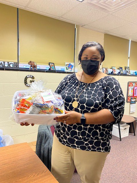 Ms. Gray at <a href="/DenbighECC/">Denbigh ECC</a> has some special treats for the Special Education staff- <a href="/StudentAdvNNPS/">NNPS Student Advancement</a> appreciates all you do!