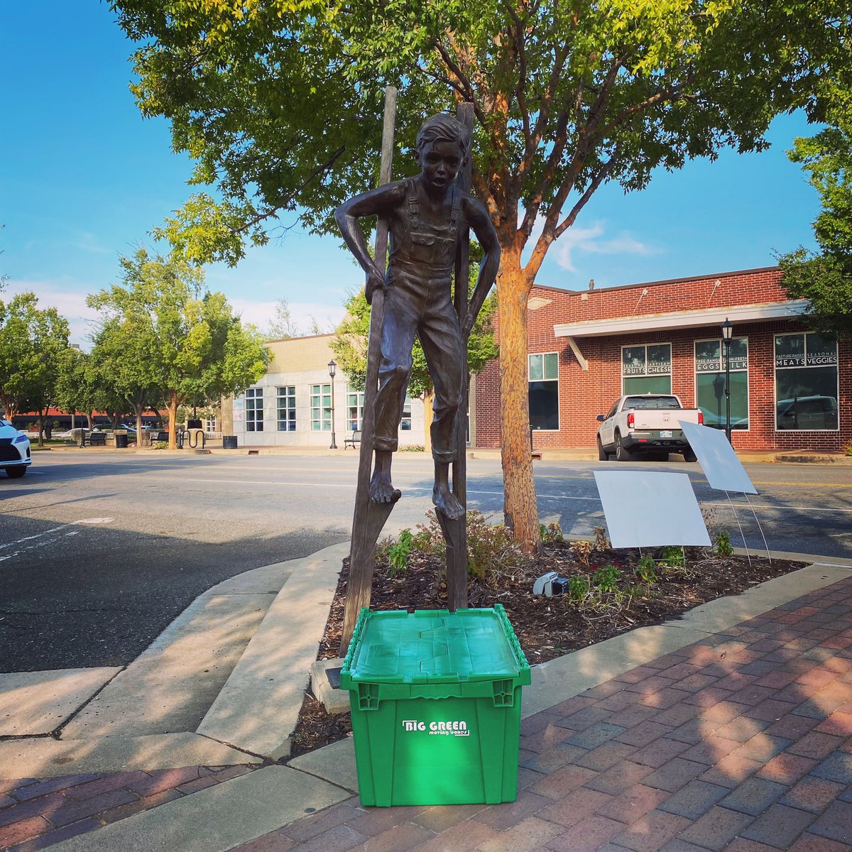 Big Green Moving Boxes - OKC tweet media