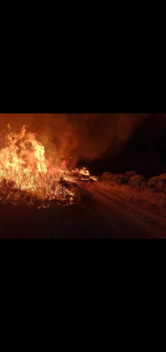 AMAliste's tweet photo. El conocimiento del terreno es fundamental   de ahi q los medios supiesen reaccionar rapido y aprovechar los viales existentes para el anclaje y posterior desarrollo del ataque indirecto con contrafuego  #IFFigueruela https://t.co/qwbntU2Upn