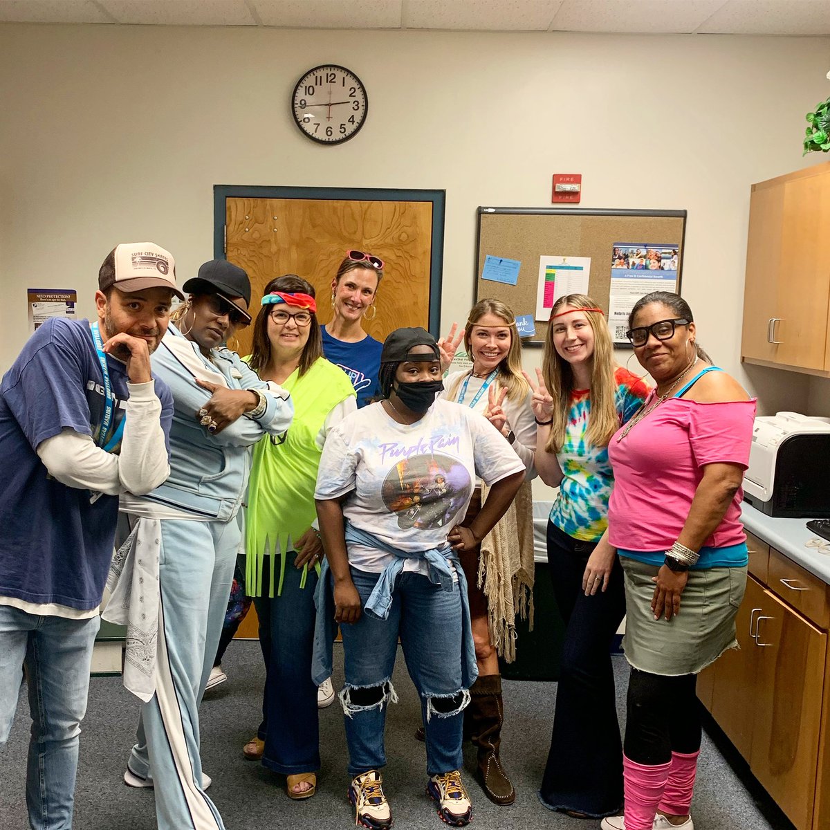 GoodyearElem's tweet photo. Goodyear went back in time for #redribbonweek because drugs are old school. #weteachglynn https://t.co/TpNdGNpGBa