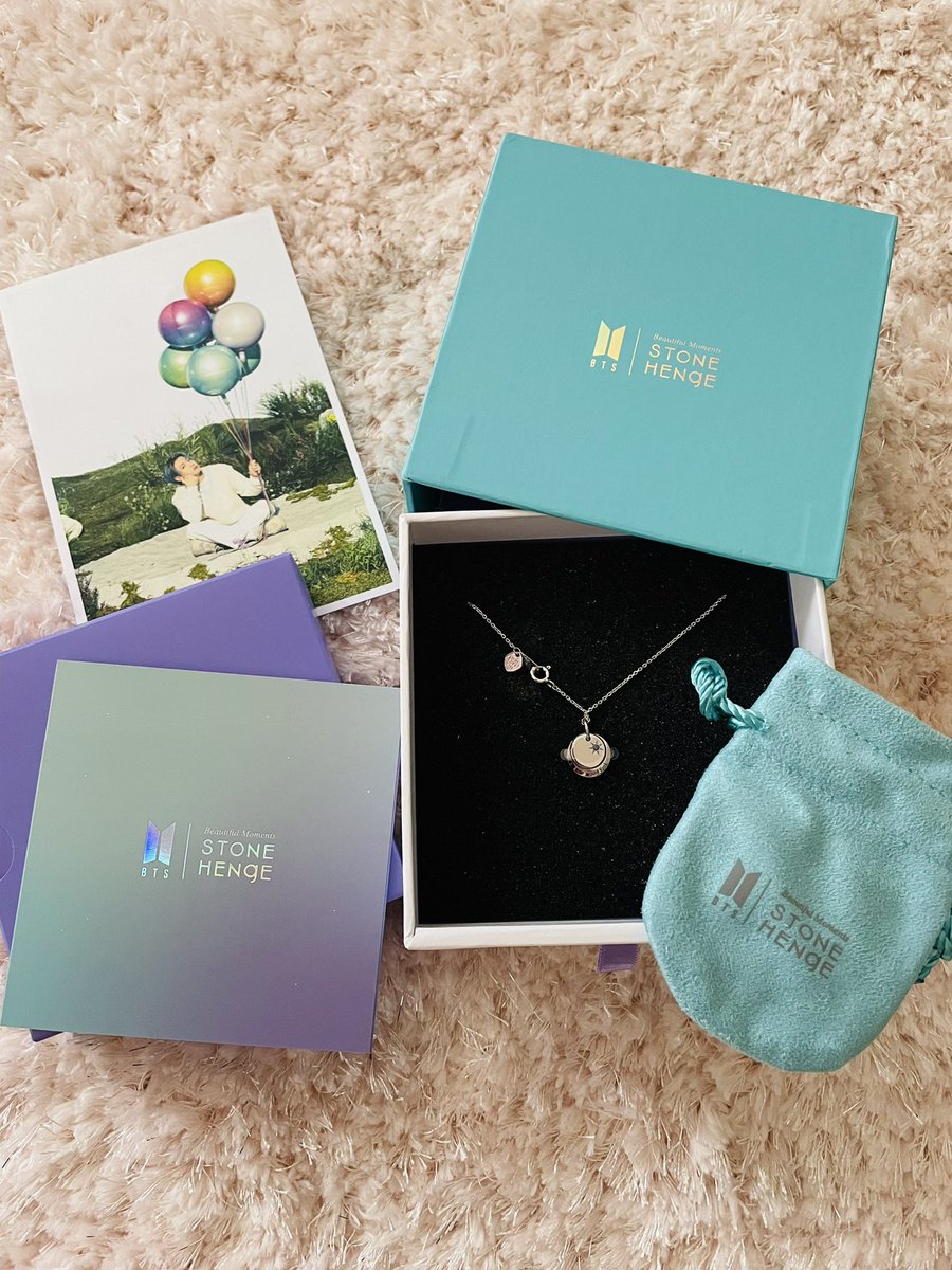 naogkook213's tweet image. ウチのJKが出勤したのと入れ違いに届いた✨
佐川急便さんナイスタイミングです😆👍

 #STONEHENgExBTS
#JUNGKOOK