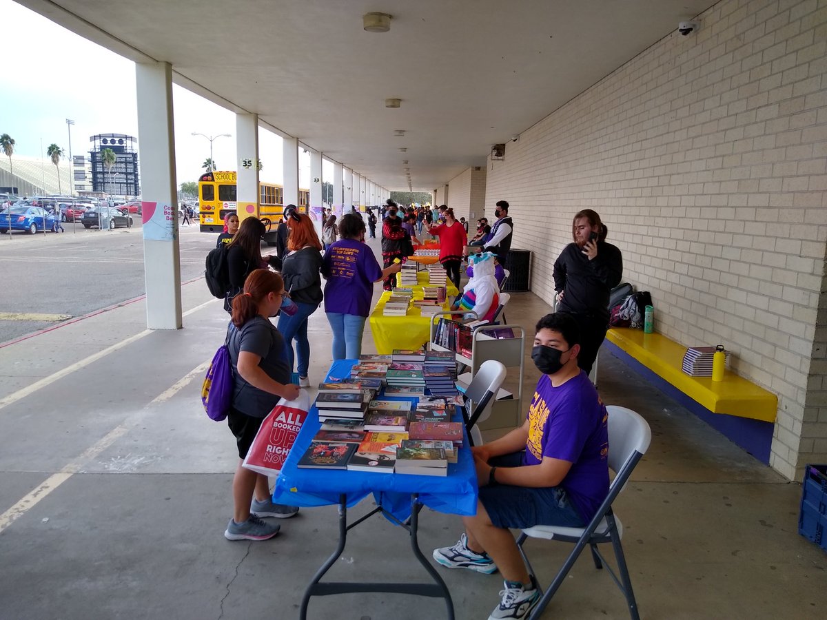 McHiLibrary's tweet photo. Amazing turnout this evening for the McHi Library's Annual Literacy Night. Thanks to everyone who helped and everyone who showed up. Many books were given to eager youngsters!!!! https://t.co/brZCuhIoS7