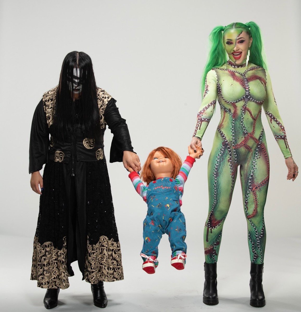 ShotziTCB's tweet photo. Creepy b*tches love @ChuckyIsReal #halloweenhavoc @WWENXT https://t.co/hmpl42kcFq