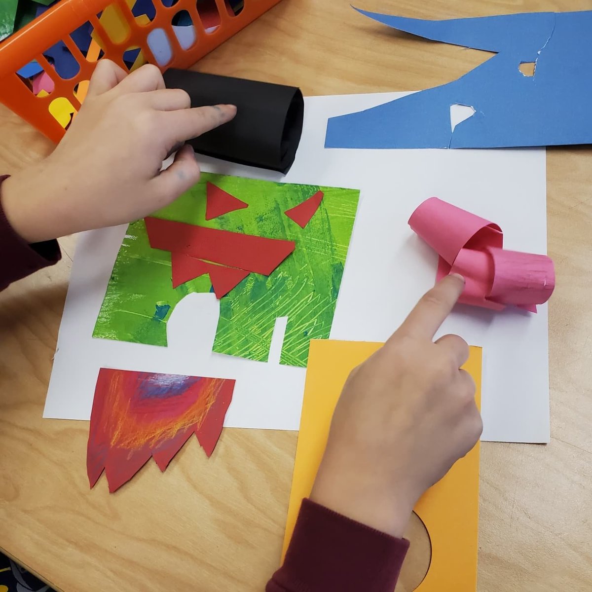 tagueart's tweet photo. #kindergartenart students are learning how to get their own supplies, set up their space AND clean up. They have been so engaged in their art and so responsible!!!
#d97art #irving97 #oakpark97 #WeAreD97 #tabchoice #TABart https://t.co/Ey3a3Cx3NM