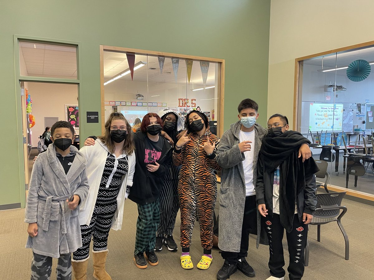 PMSPSD's tweet photo. Pajama Day at Parkrose Middle School!  Love these kids! #parkrosestrongtogether https://t.co/nBTPwUtGTU