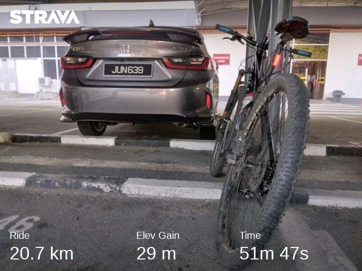 AbidinShahrum's tweet photo. Cycle to work ❤❤❤❤❤
#zerocarbon 
#1lesscar
#livinggreen 
#backtobasic 
#backtonature 
#backtoAllah
Check out my activity on Strava: https://t.co/3PfRe33cbL https://t.co/tY2LlNeAje