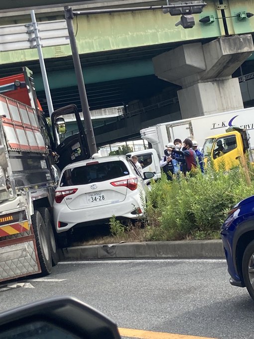門真jct近く花博記念公園交差点 大阪中央環状線 第二京阪との交差点 でダンプなど数台絡む事故 渋滞 まとめダネ