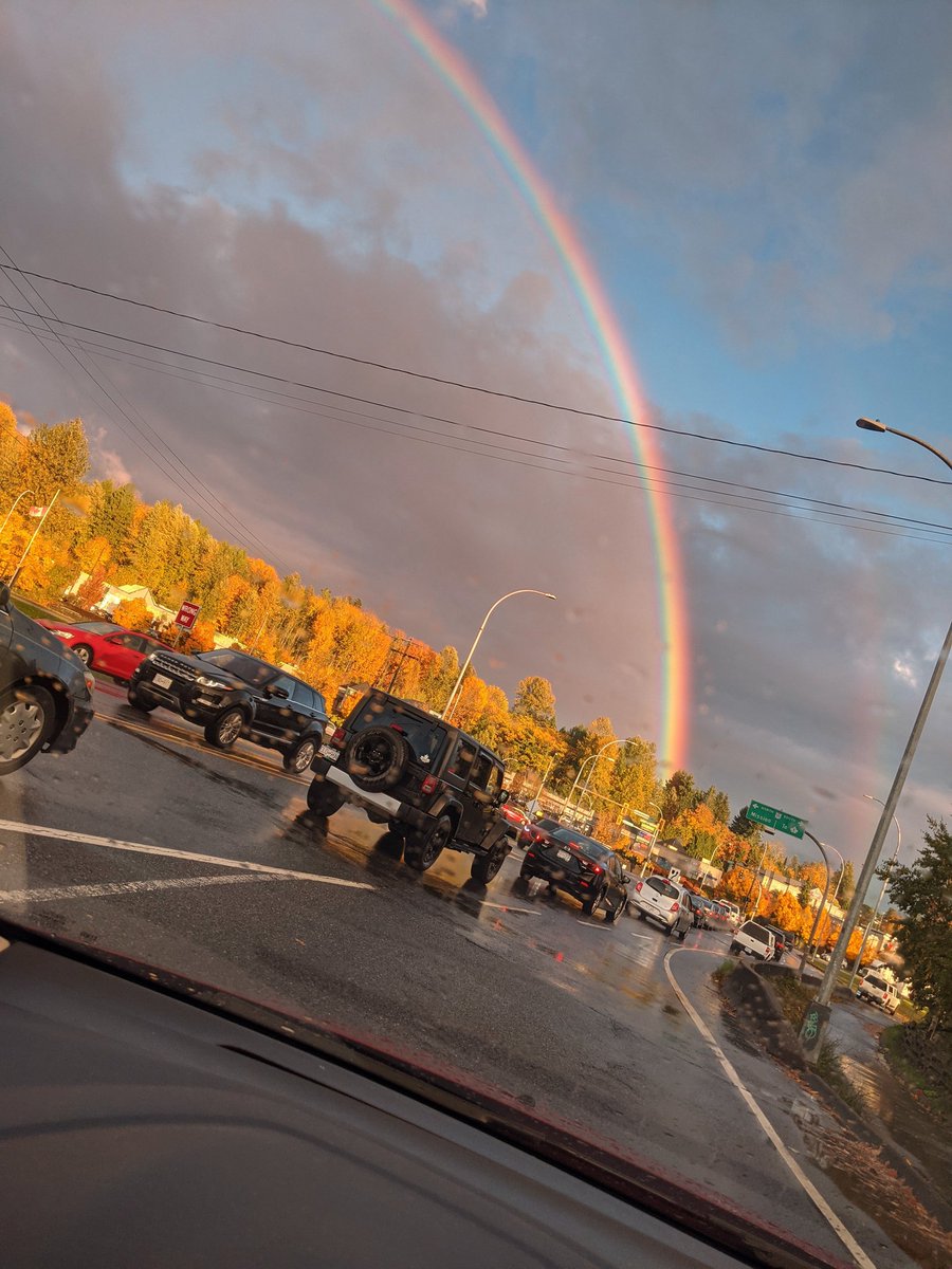 Jet_Takaoka's tweet photo. "it may be rainin', but there's a rainbow above you..." Henley &amp; Frey https://t.co/xALvmBFlhW