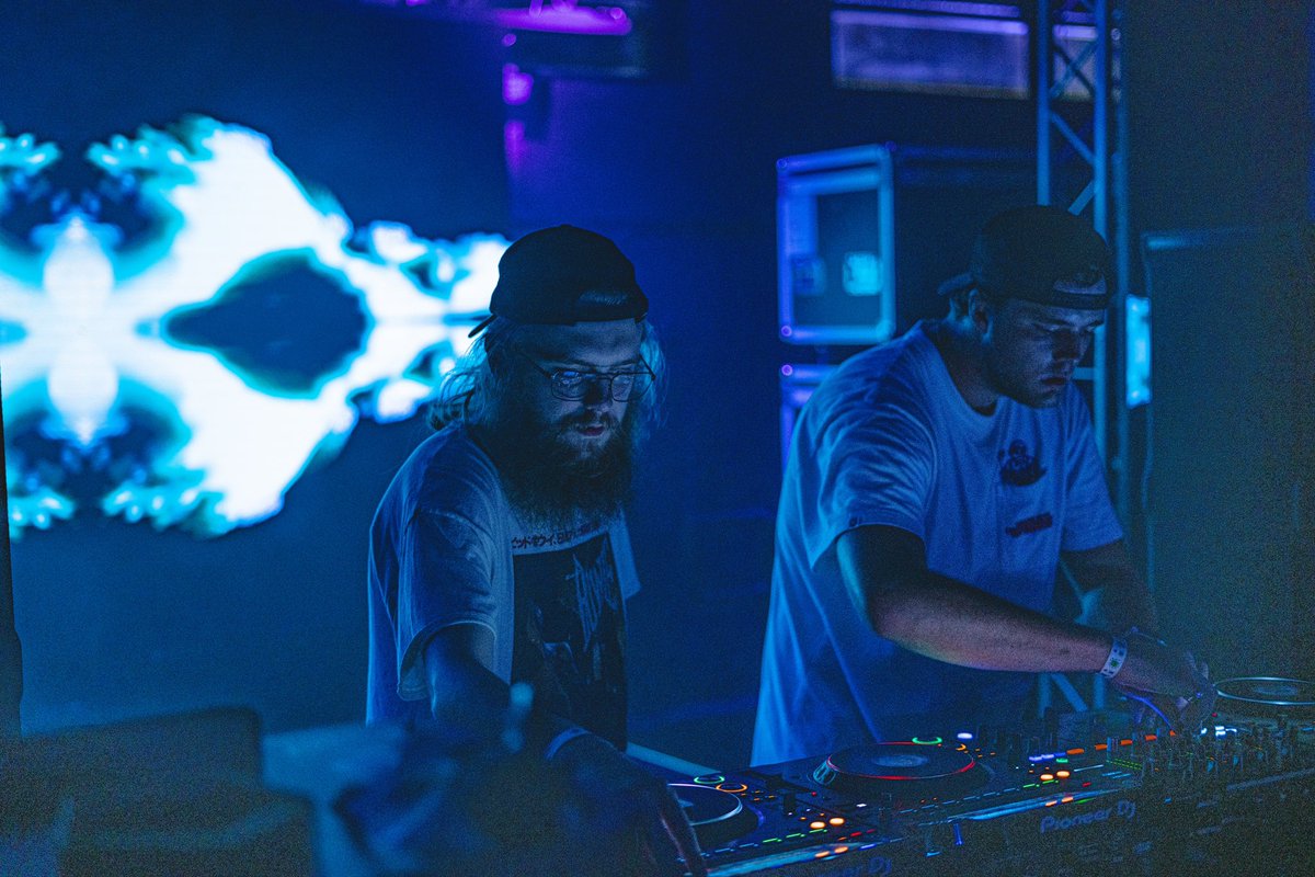 jkylxhyde's tweet image. THANK YOU

Just a year ago, we were so unsure where live music was going with the pandemic…

So thank YOU, for rocking with us during the highs and lows, and making our return to shows this summer feel like a dream come true…

Where do you want to see a Jkyl &amp;amp; Hyde set next?👀