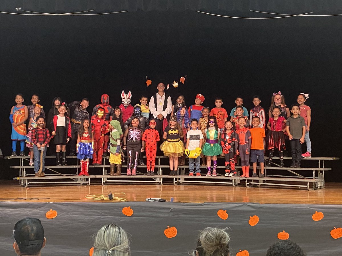 ItsCameronMusic's tweet photo. Our 2nd Grade A did a fantastic job tonight!! We had a Halloween themed program! These students did amazing by learning all there songs within the time frame I gave them! Super proud!! #ItsACameronThing @cameroncheetahs @ECISD_FineArts @EctorCountyISD https://t.co/qTlVCmSXHO