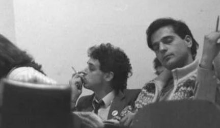 97_obratotal's tweet photo. Pensar que en las aulas de publicidad de la Facultad del Salvador, donde se conocieron Zeta y Cerati. Llegaron a cumplir todas sus metas, sus sueños, pudieron formar la banda que tanto ilusión les hacía. Fueron conocidos y serán recordados por la eternidad #50huellasET @Altax4D https://t.co/HlHgv5AnDI