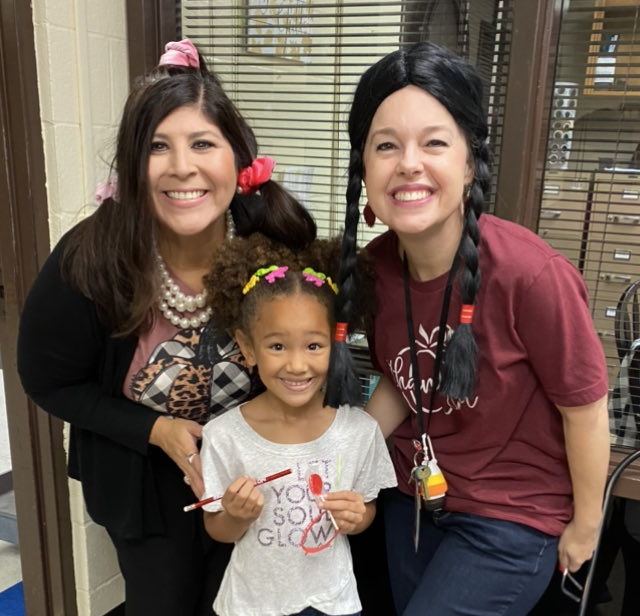 gloff_melanie's tweet photo. ⁦@HewittElem⁩ we have a blast celebrating Crazy Hair Day for Red Ribbon Week. #BrightFuturesAtHE https://t.co/C4kggJVQmm