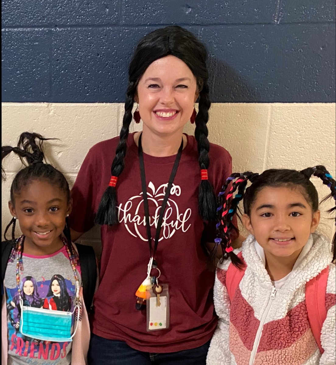 gloff_melanie's tweet photo. ⁦@HewittElem⁩ we have a blast celebrating Crazy Hair Day for Red Ribbon Week. #BrightFuturesAtHE https://t.co/C4kggJVQmm