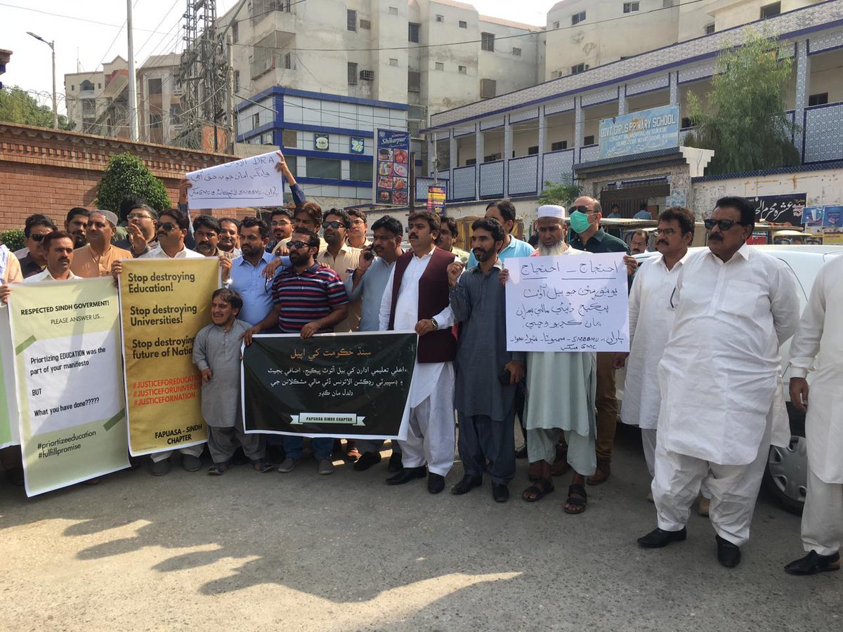 FAPUASA_Sindh's tweet photo. FAPUASA Sindh Chapter initiated protest movement by press conference and Protest at #Sukkur_PressClub for demands of #BudgetIncrease, #BailoutPackage, and #DRA

Scope of Protest will be widened if demands are not met.

@SindhCMHouse
@SindhGovt1 https://t.co/0mfLgii5fL