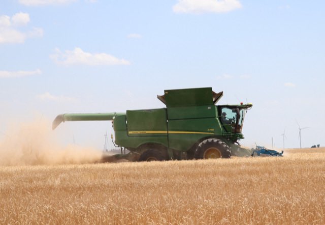 luke_jaeger's tweet photo. For Sale 2020 S780 approximately 400sep hrs Loaded with almost every option including 4x4 $450k @mjaeger6 https://t.co/eEclWKe21O