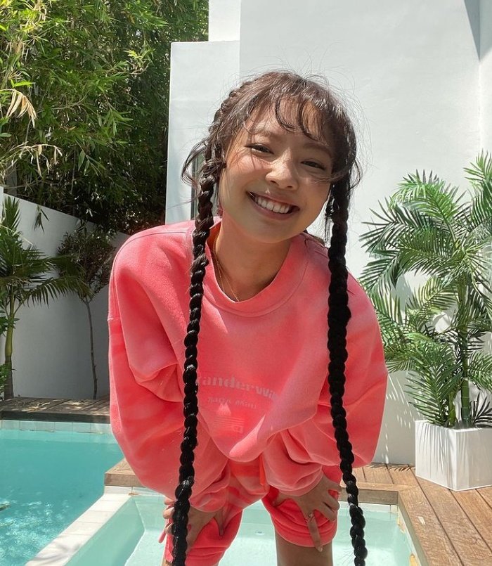 HA4pinks's tweet photo. Para que ir a terapia si existe la sonrisa de Jen ❤️
#blackpinkdiamond
#blackpinkfabulous
#blackpinkdivine
#BLACKPINKfantastic
#blackpinkperfect
#blackpinkdiscography https://t.co/JY5JvEt87L
