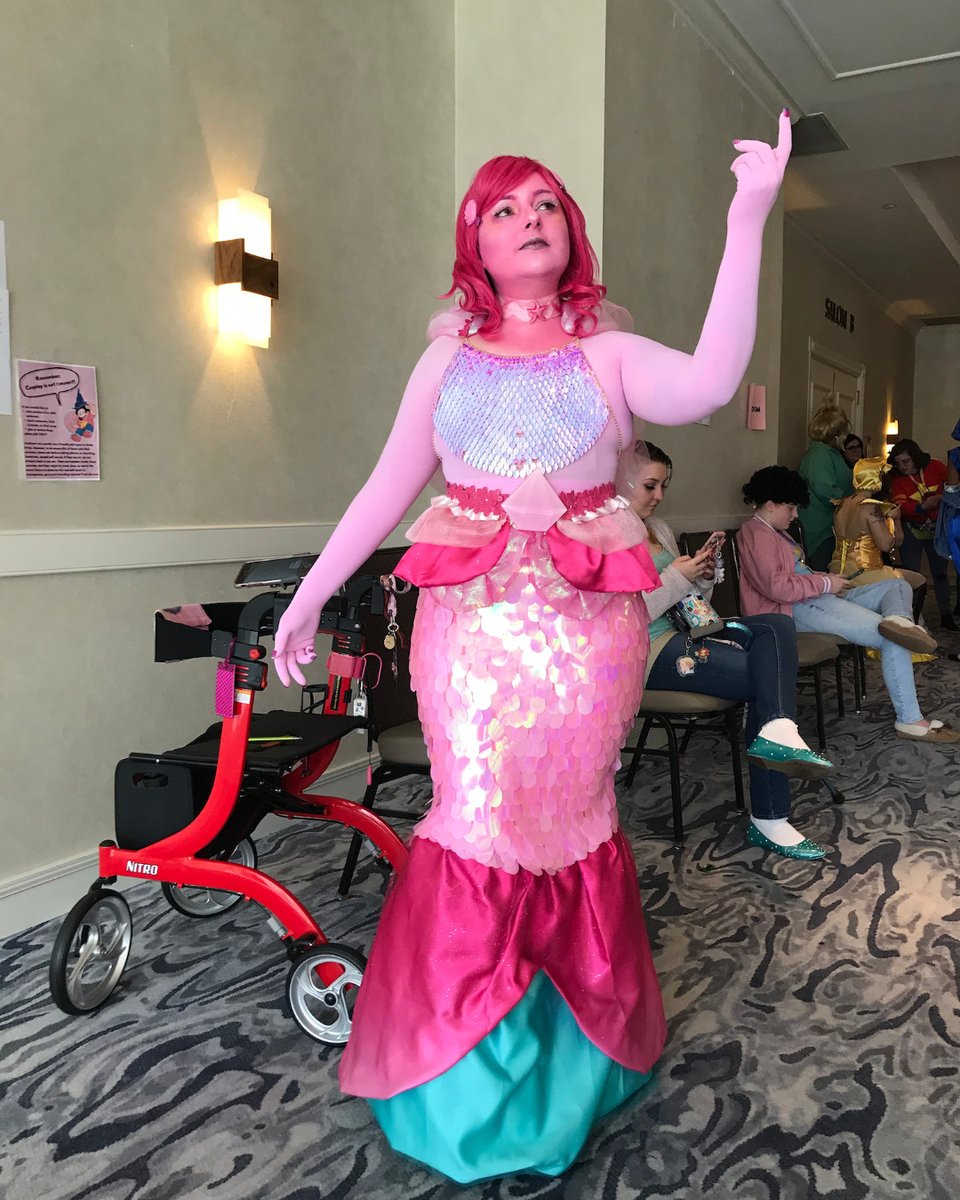 EmpireCityCon's tweet photo. MerGEM magic! #EmpireCityCon #StevenCon #StevenUniverseCosplay https://t.co/uCJWUZDGk2