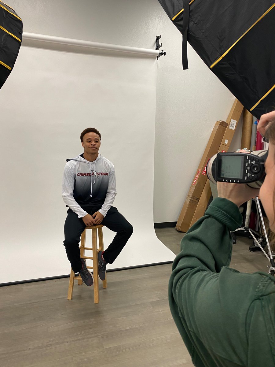 SNU_XCTrack's tweet photo. Media Day is in the books!✅ 📸

#BoltsUp⚡️ https://t.co/DjClosu5Nw