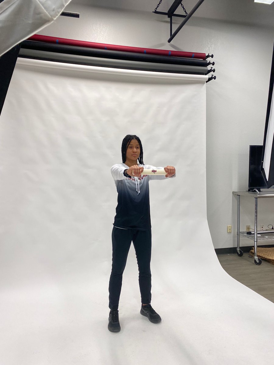 SNU_XCTrack's tweet photo. Media Day is in the books!✅ 📸

#BoltsUp⚡️ https://t.co/DjClosu5Nw