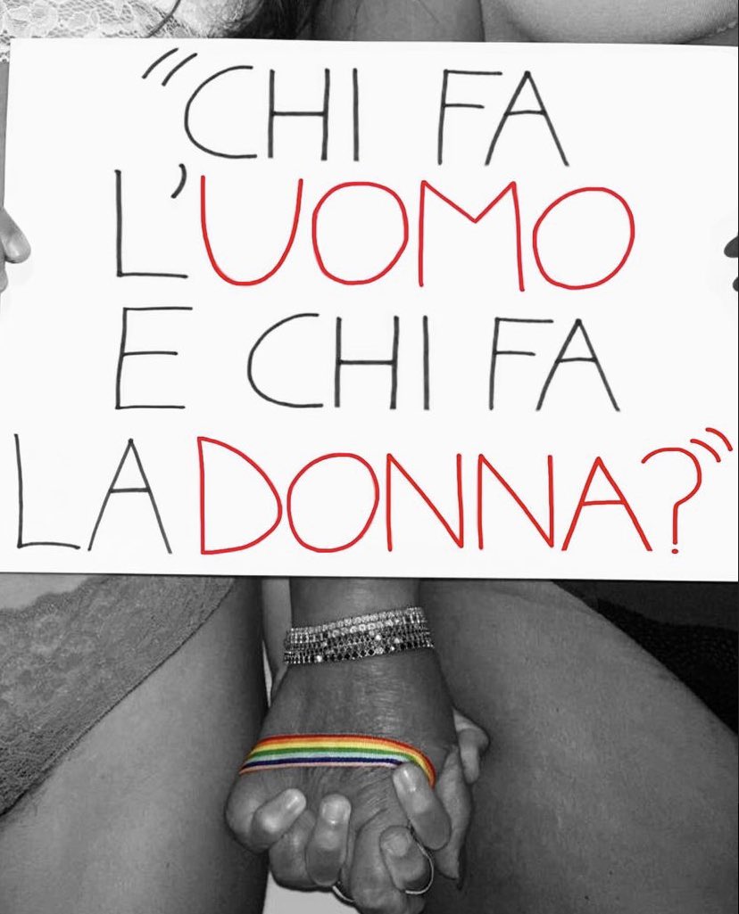 6ilovedyoufirst's tweet photo. lei, una ragazza di 15 anni 
vi piscia letteralmente in testa #IlCollegio https://t.co/UhPeFnsLSl