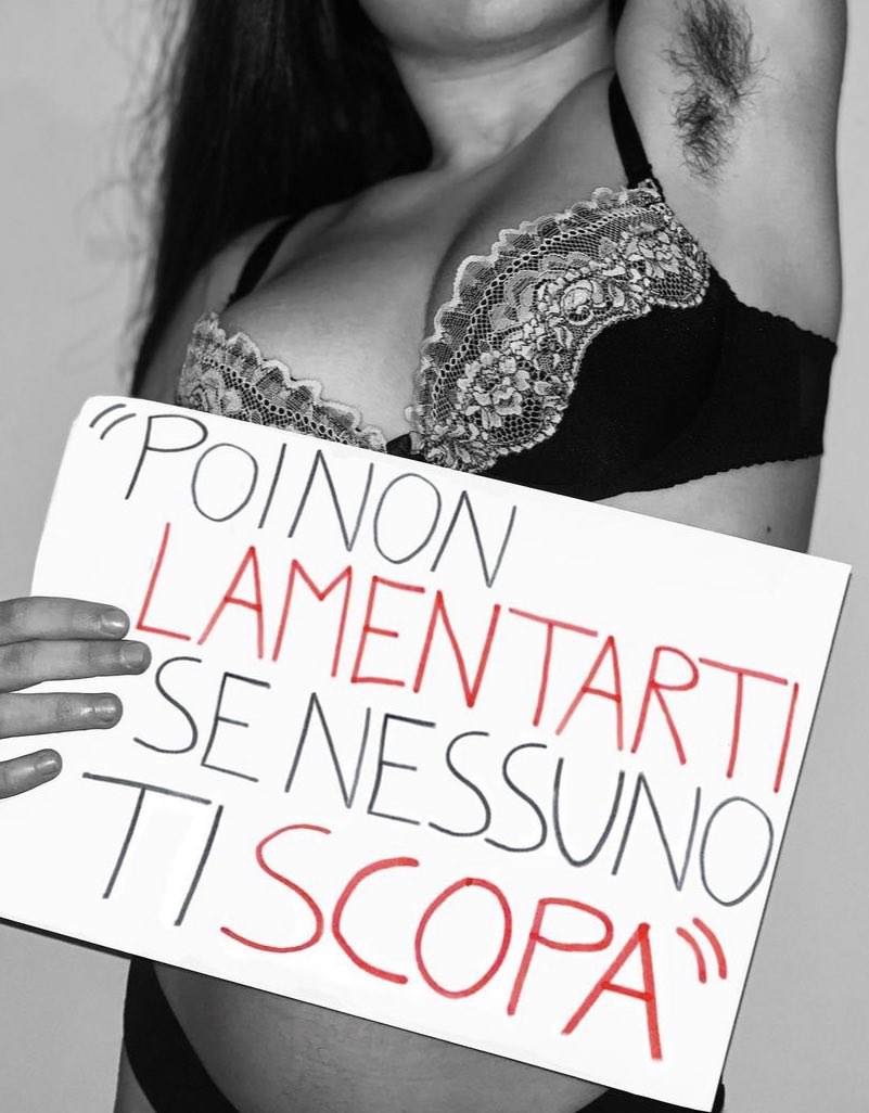 6ilovedyoufirst's tweet photo. lei, una ragazza di 15 anni 
vi piscia letteralmente in testa #IlCollegio https://t.co/UhPeFnsLSl