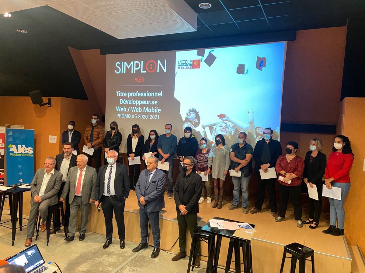 RobertEmilie30's tweet photo. Très fière des promos 2020 @Simplon_Occ et @CnamOccitanie fraîchement diplômées au Campus Numérique @AlesAgglo DIGIT’Alès 🚀 https://t.co/KnM9z72lxU https://t.co/l9BtvdvXr9