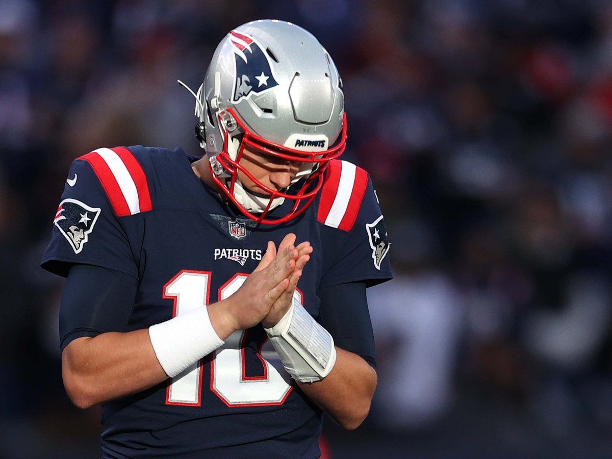 barstoolsports's tweet image. Breaking News: Mac Jones is Really Good barstoolsports.com/blog/3390947/b…