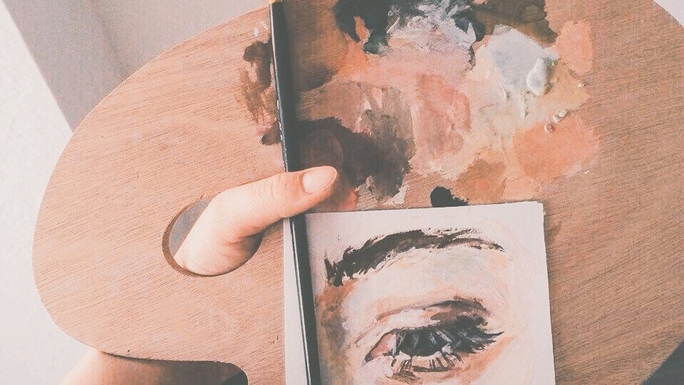 icksoft's tweet image. 💬 ￤ OX AU 

Na Itália recascentista, Hejin é uma aprendiz buscando artista que o ensine a pintar. alguns reconhecidos pintores francês e morador de Roma, aceita acolhê-la. eles se tornam o seu muso e boatos sobre o romance deles surgem na cidade, afetando a reputação de Hejin.