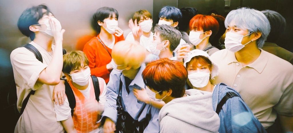 icksoft's tweet image. 💬 ￤ OX AU 

Na Itália recascentista, Hejin é uma aprendiz buscando artista que o ensine a pintar. alguns reconhecidos pintores francês e morador de Roma, aceita acolhê-la. eles se tornam o seu muso e boatos sobre o romance deles surgem na cidade, afetando a reputação de Hejin.