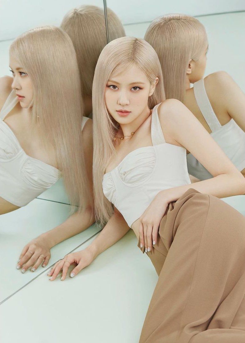 Seleblink's tweet photo. Rosé is so talented, humble, precious, beautiful, she is one of the kindest people in the world. Her vocal is so powerful and that is why she has the title of "Rosé golden voice"
ROSÉ BEST VOCAL
#Rosepure
#Roseangel
#Rosepretty https://t.co/9kXUpHwMAu