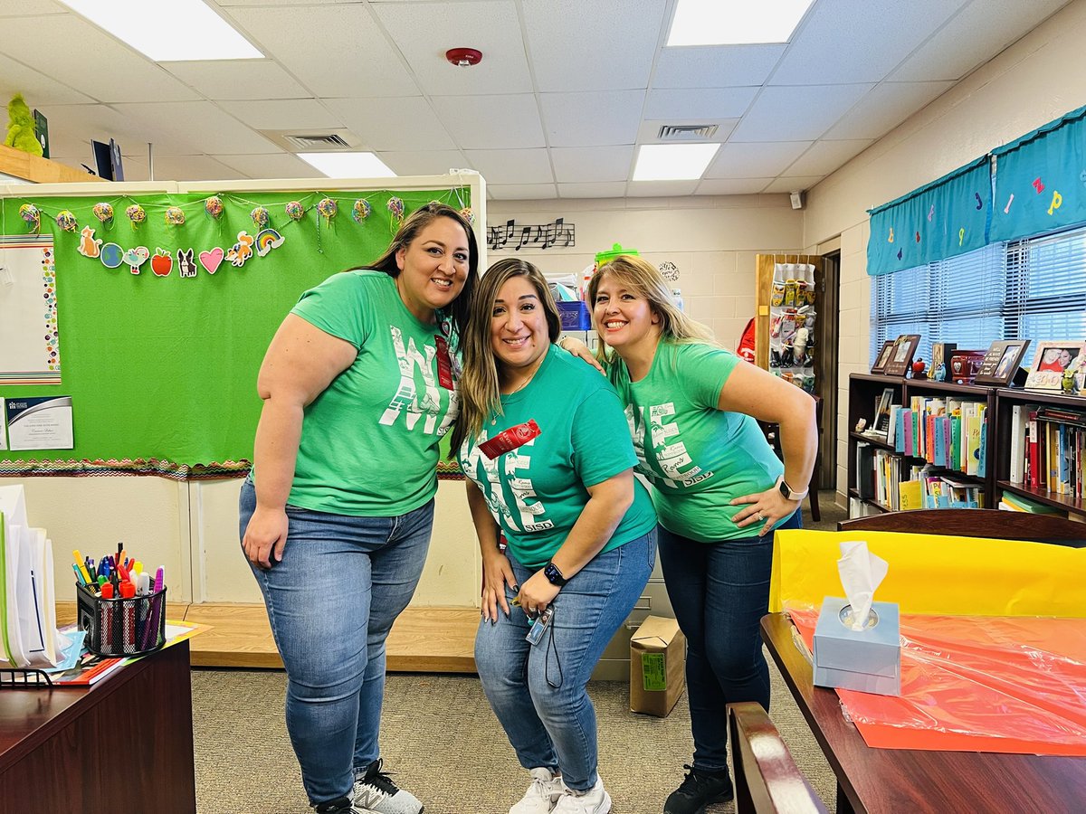 SDominguez_ELMS's tweet photo. Triplets on twin day! #RedRibonWeek #TeamSISD #WeBeforeMe @counselor_oke @Counselor_OKES https://t.co/6srKMBUreS