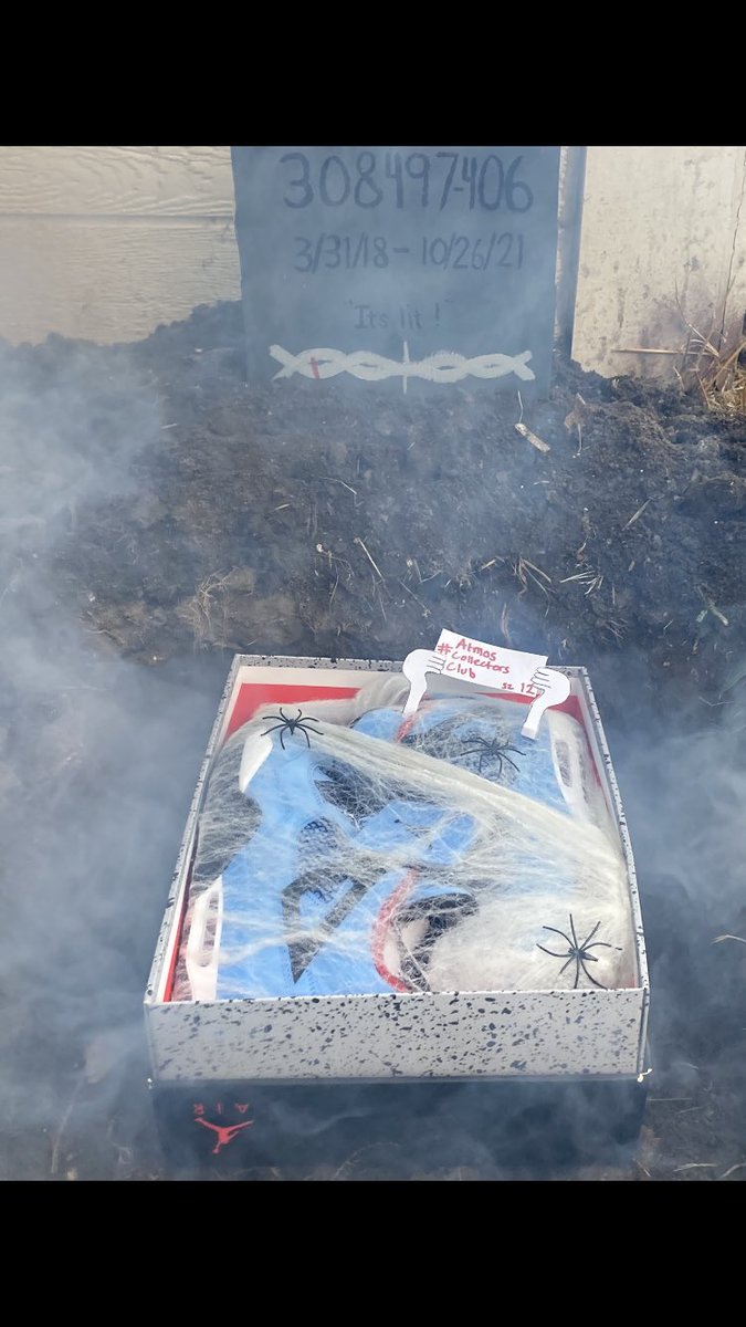 thecurrentq's tweet image. BOO! 👻

RIP to this grail, Cactus Jack 4 ⚰️

p.s.
Thank you for giving me something to do; I had a fun time 🎨 creating this!