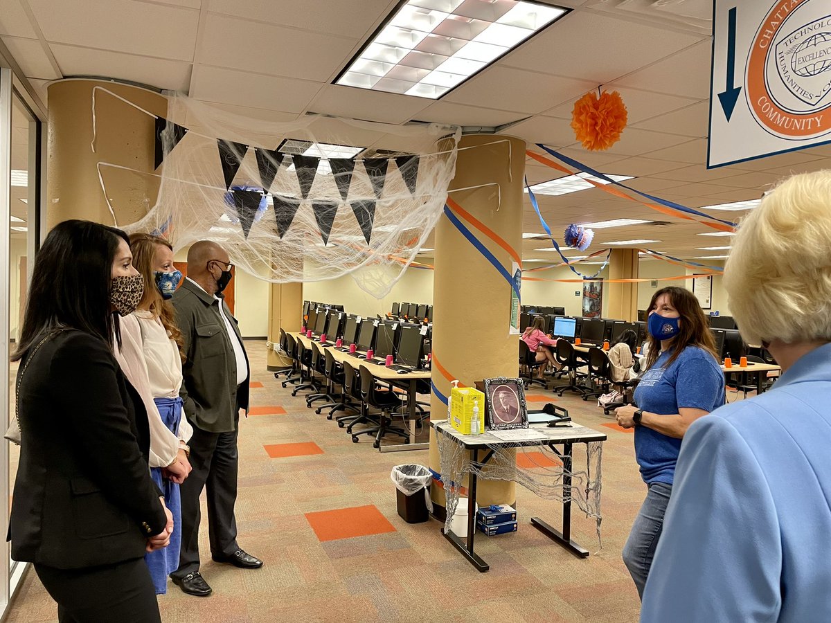 Nmpatters's tweet photo. Grateful for the investment @unumnews has made in the tutoring program @ChattStateCC and loved showing @JeanaLeeCHA &amp; @RachelHUnum our fantastic tutoring program in action today. https://t.co/eAYRQfQOPD