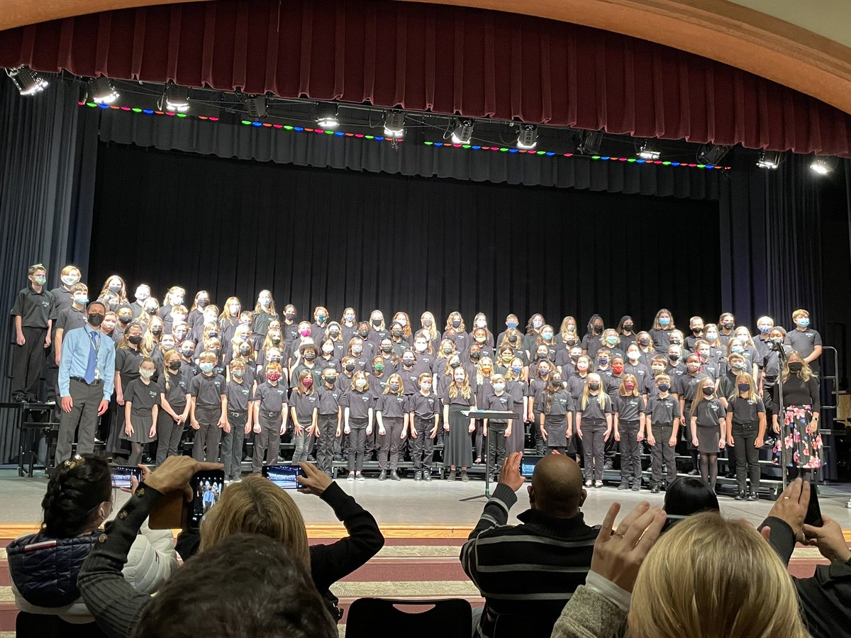 Great in-person choir performance tonight by the 5th grade ZWMS Choir! <a href="/MyZvilleSchools/">Zionsville Community Schools</a> <a href="/zwmsnews/">Zionsville West News</a> @missj_boyd #siew #music