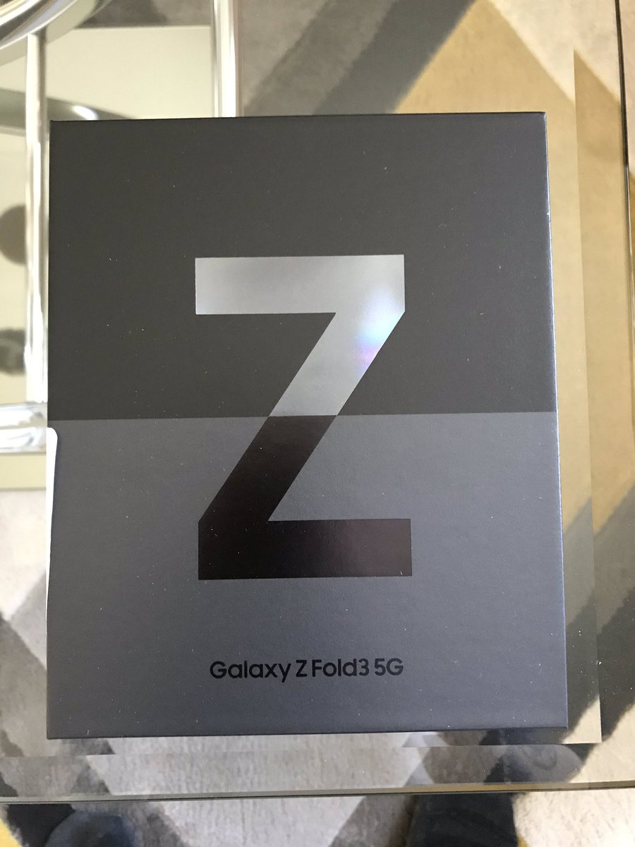 Barcelonista909's tweet photo. after 14 years, it was time for a change. Introducing my 512GB Samsung Galaxy ZFold3 5G #ByeByeApple #Samsung #GalaxyZFold35G https://t.co/nirF2wQVjx