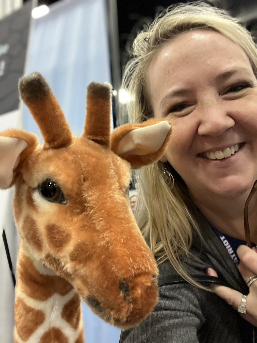 LGPilkington's tweet photo. @GoJirav I really need a Jirav 🦒! #jiravfie https://t.co/AKSdOO3Rsf