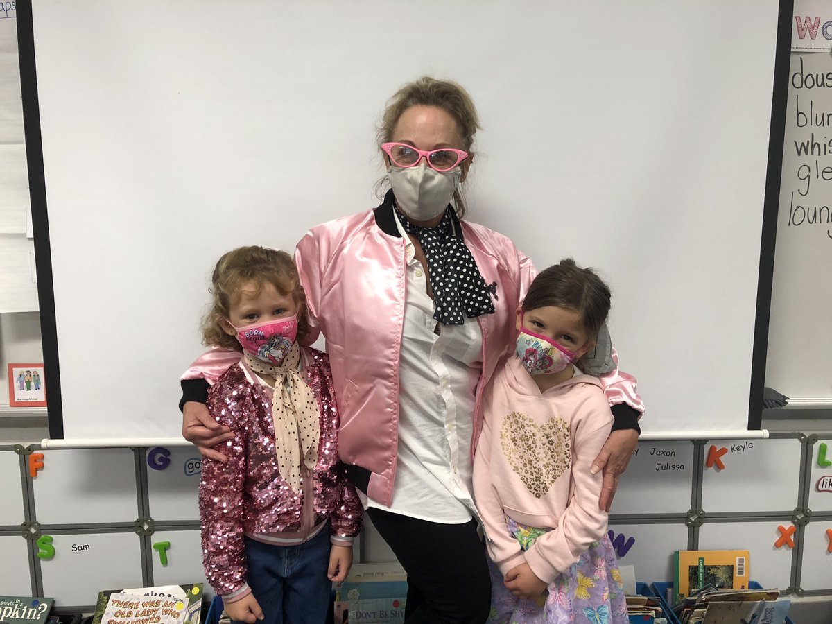 SpinasStars's tweet photo. 50’s Spirit Day for kindergarten was a ton of fun!  @MiddleCreekES @CFletcherMiller https://t.co/hxuRptcySZ