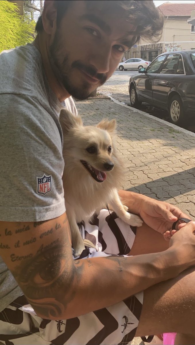 bibsvivissima's tweet image. Trazendo essa foto que amo, e é by me, p relembrar aqui na tl que esse cara é especial e merece tudo de bom na vida! Merece pessoas q estejam ao seu lado e devolvam com reciprocidade da forma q ele merece❤️@guinapolitano, vc é tudinho! Nunca duvide disso! TMJ!