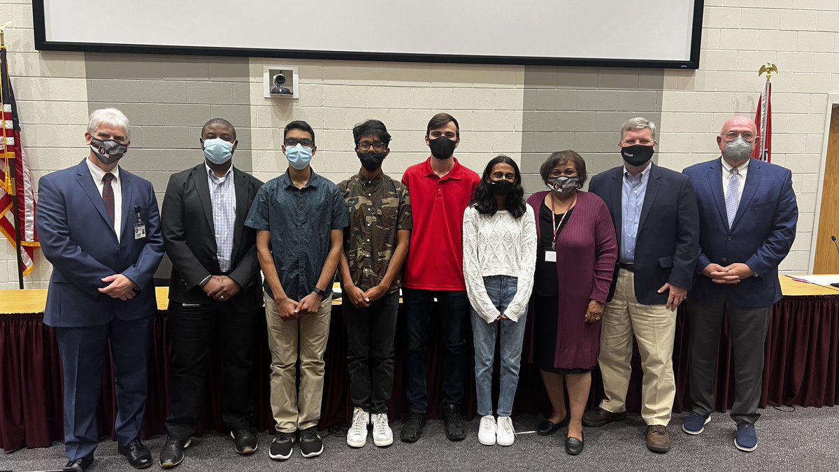 cville_schools's tweet photo. CHS Principal Roger Jones is introducing the 2022 National Merit Commended Scholars and Semifinalists from Collierville High School. https://t.co/sizNNw3ZJx