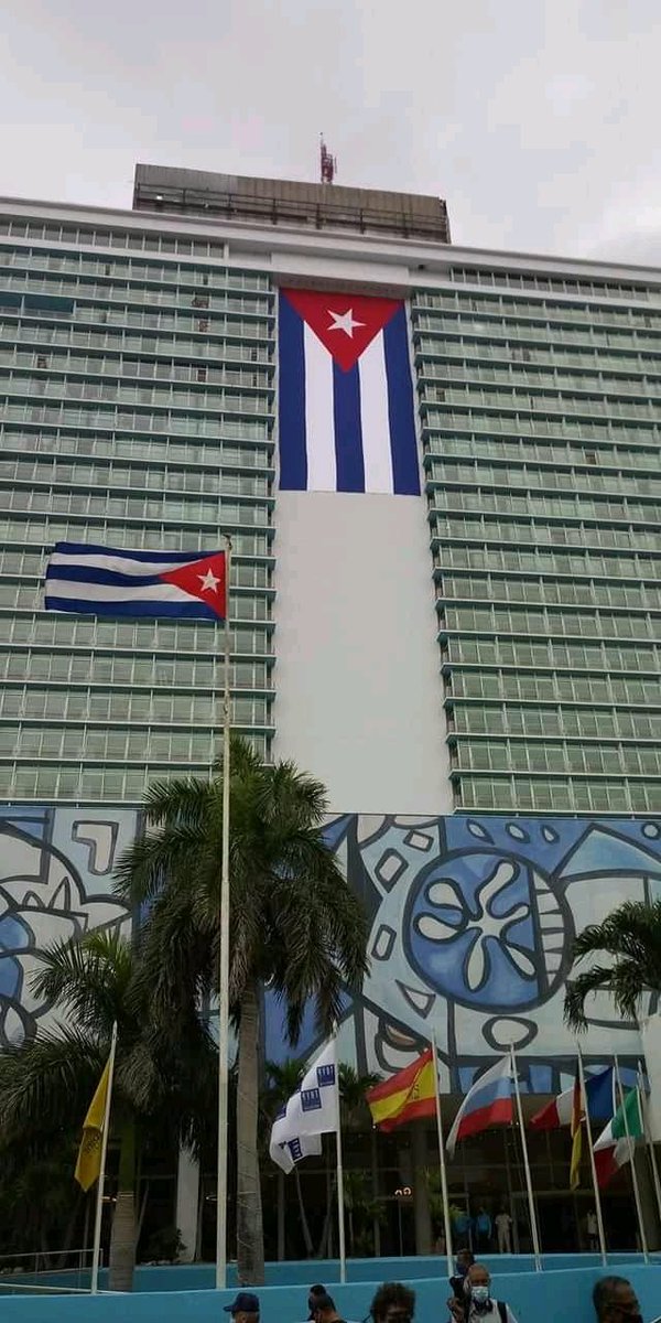 Nadie nos va administrar 
las llaves de nuestras casas: 
#Cuba no acepta amenazas
ni se deja intimidar. 
#LaLeySeRespeta #LaRazonEsNuestroEscudo <a href="/RPolancoF/">Rogelio Polanco Fuentes</a>