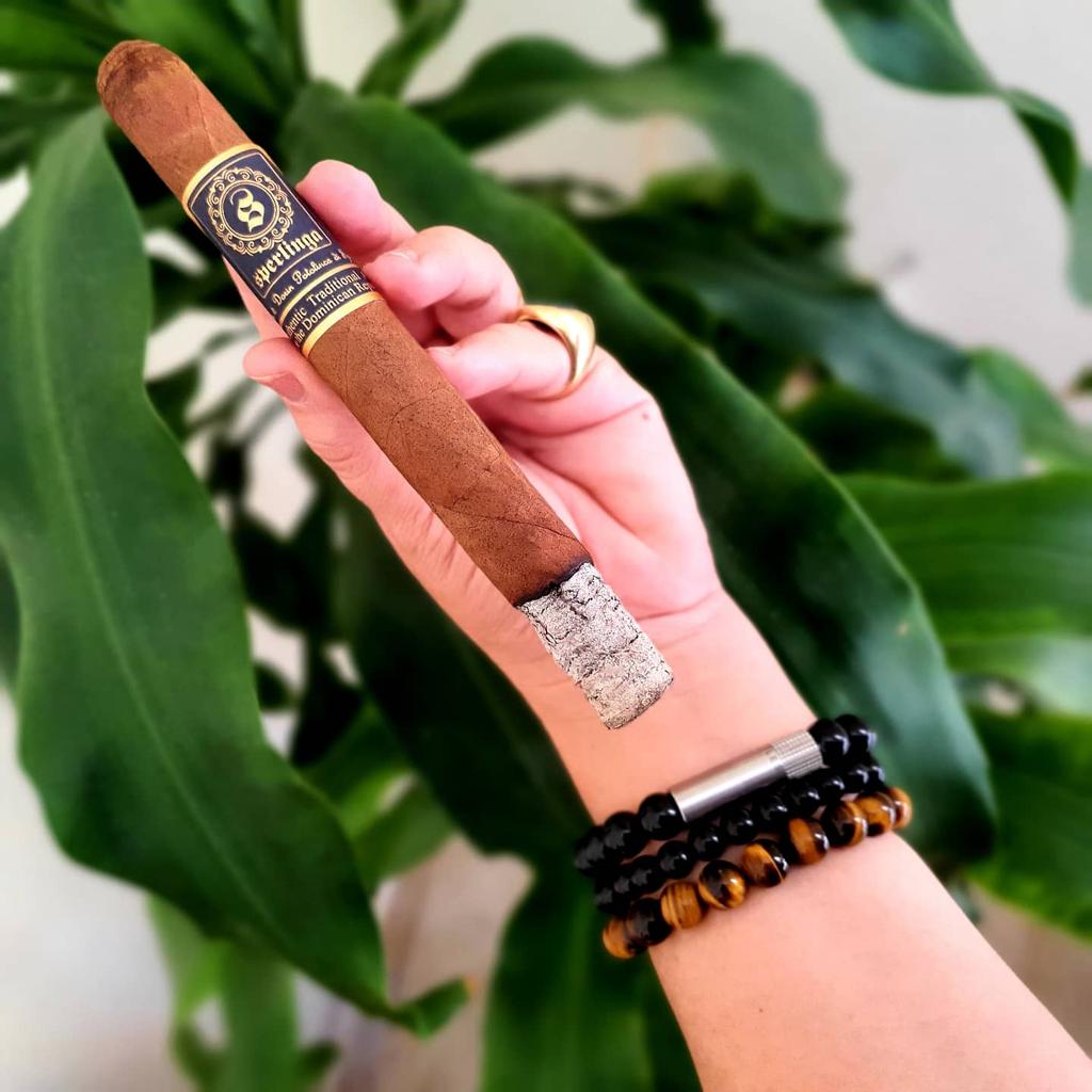 LeonDanays's tweet photo. "Black onyx can give us the strength to look within ourselves, to understand the past, present, and future, and to take charge of our lives going forward"...
and if in addition I can punch my Sperlinga cigars with a black  #ONYX PUNCH BRACELET® by @LesFINESLAMES..all is perfect! https://t.co/QtiWAzbVtT