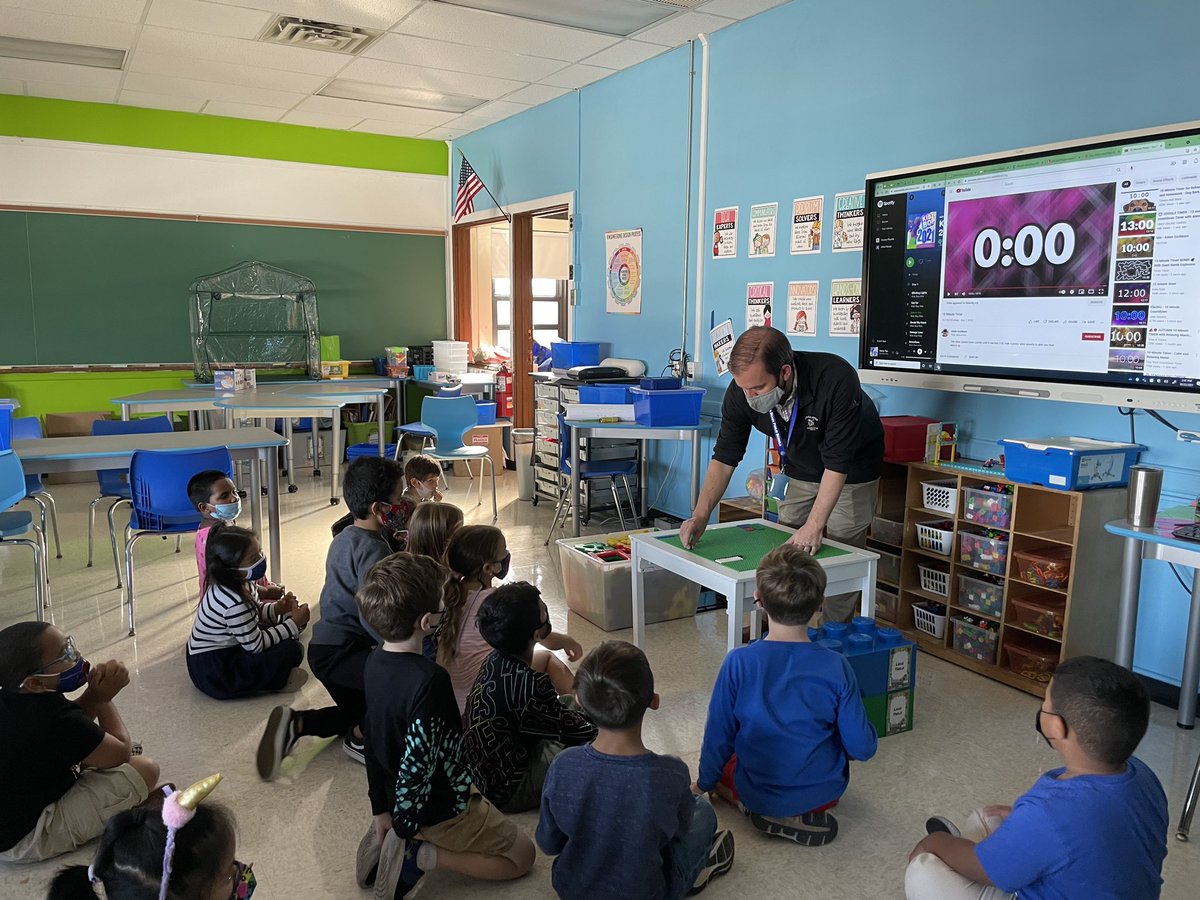DLevitt11's tweet photo. STEM fun with Mr. Jones!  Thank you Mr. Jones for making learning fun for everyone!  @24Kath @CZawatson @MrJonesSTEM https://t.co/fiqQCG1cqD