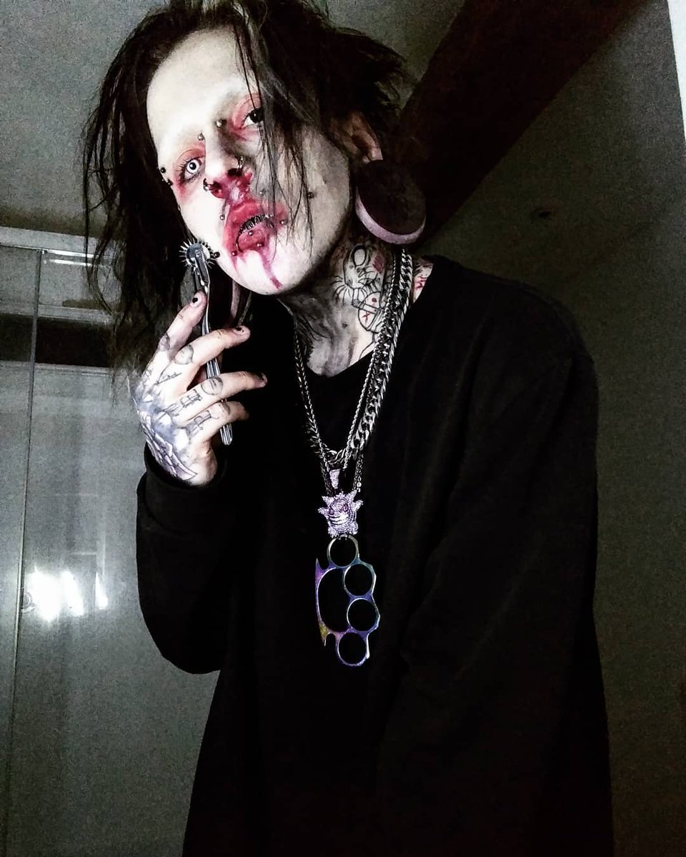 six six and another six,
that's where the devil lives.
calling up lucy just to get a fix. ⸸