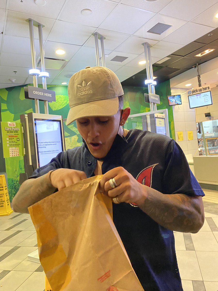 therealkyleav's tweet photo. Don’t you just love McDonalds in Vegas!! #edc https://t.co/AogBo5gm1i