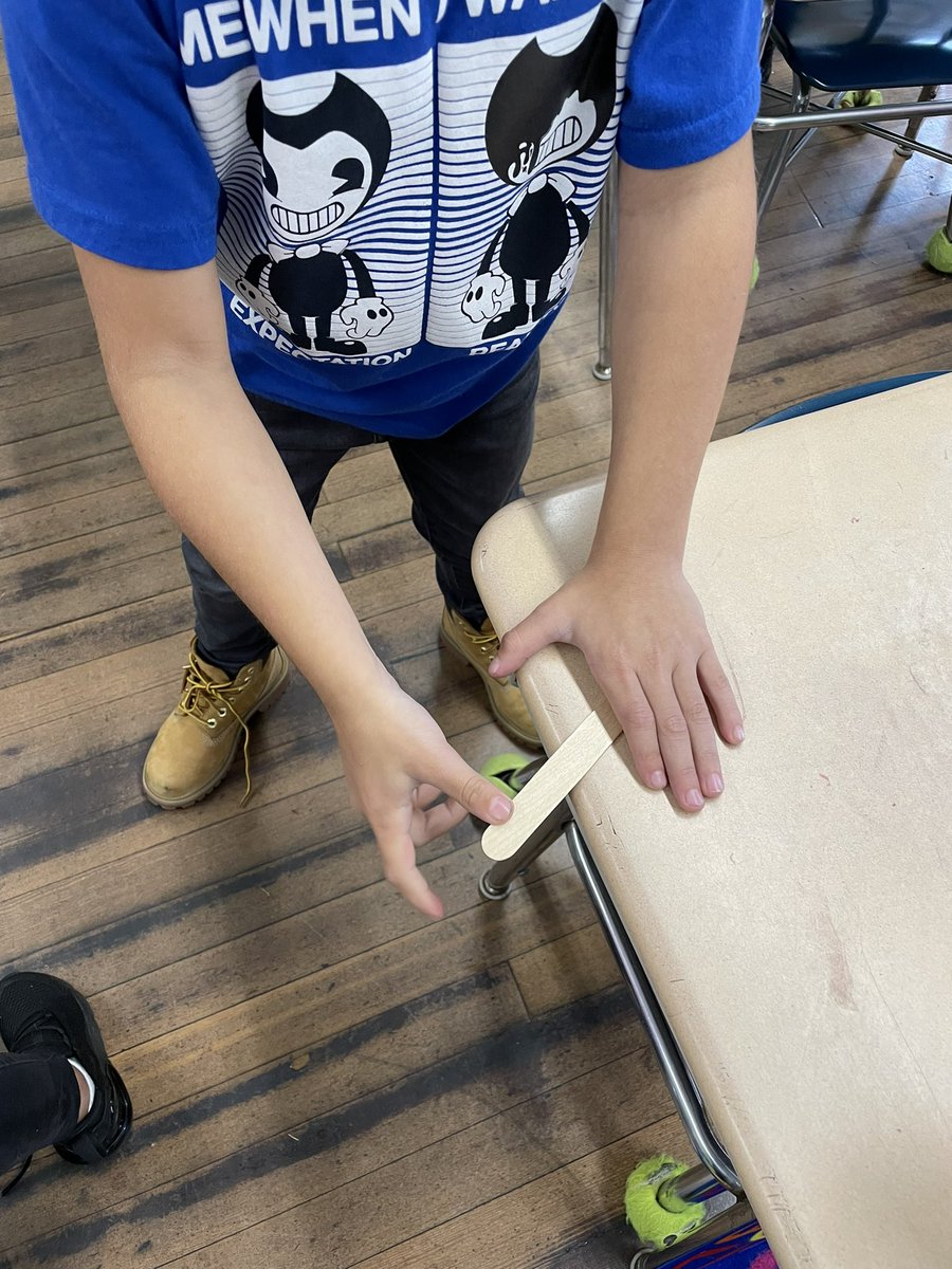jporter630's tweet photo. Good vibrations and sounds in first grade! #sciencefun #explorers @HTSD_Lalor https://t.co/UoTmYwlJoA