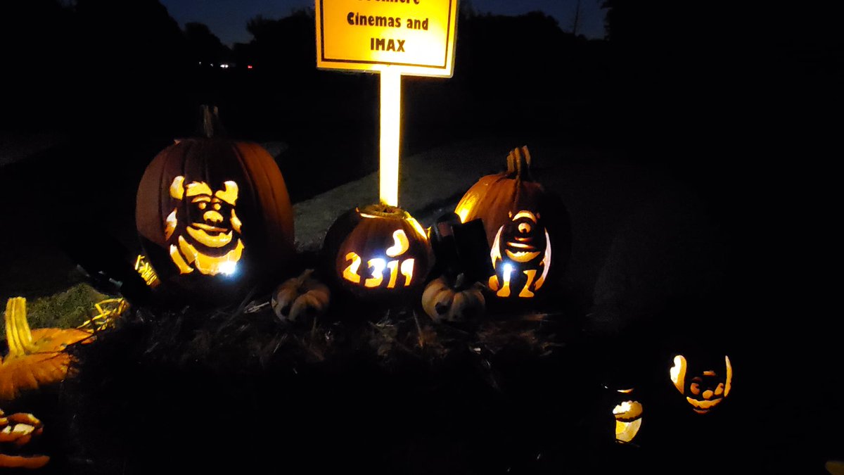 Premiere had a super spooky time at the 2021 Lubbock Pumpkin Trail! Check out some of your favorite movie characters that our awesome team contributed!