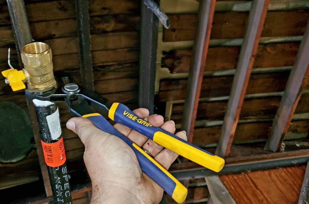 IRWINtools's tweet photo. The IRWIN® VISE-GRIP® GrooveLock Pliers are an essential tool to have on hand — especially for equipment installation jobs. Get yourself a pair at @Lowes or other select retailers here https://t.co/EWyvtdg3UD
#IRWIN #IRWINTOOLS #VISEGRIP #pliers #handtools #toolsofthetrade https://t.co/J3HCVjjNJc