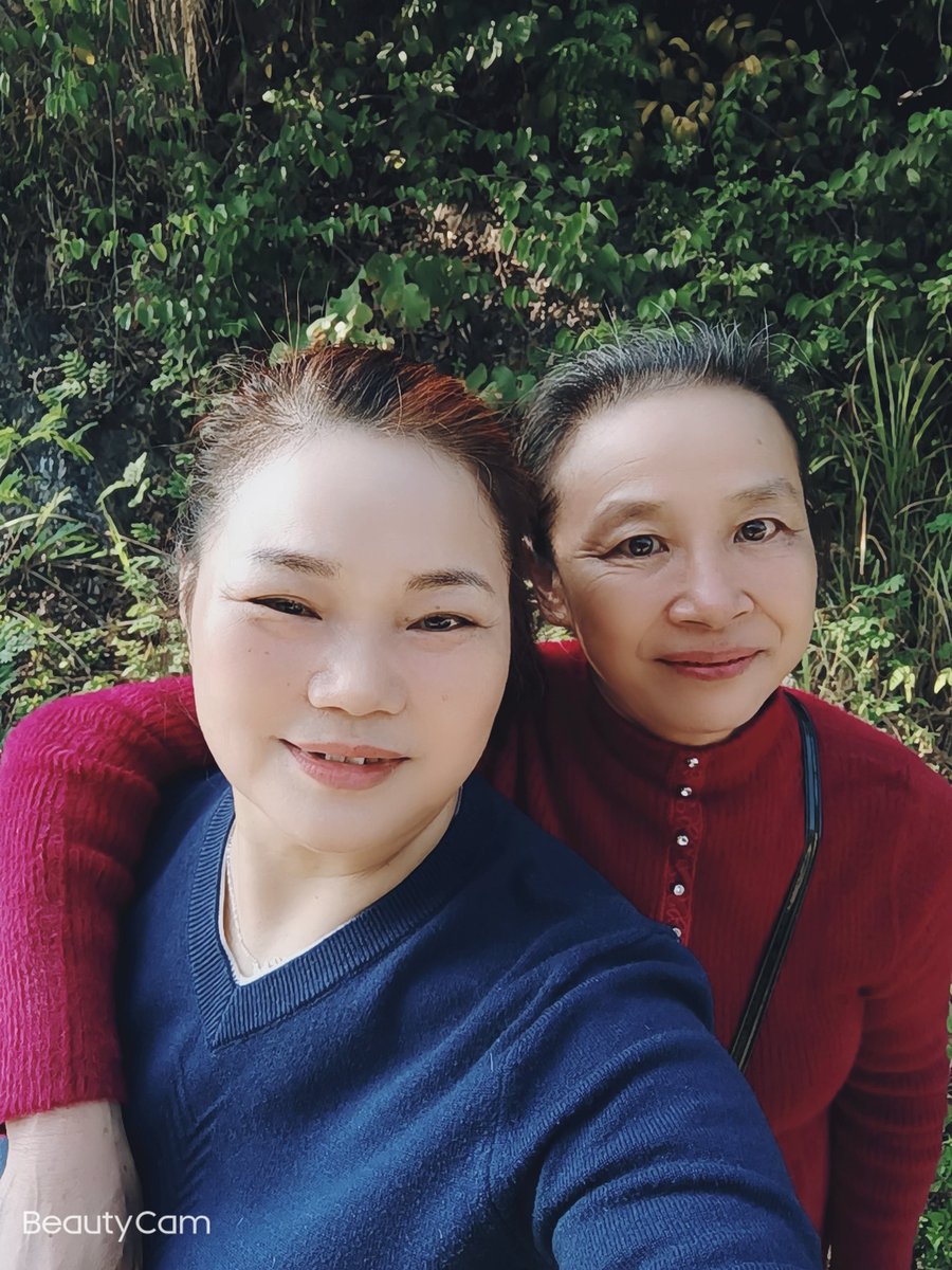 失联了几十年的好姐妹！👍👍👍
