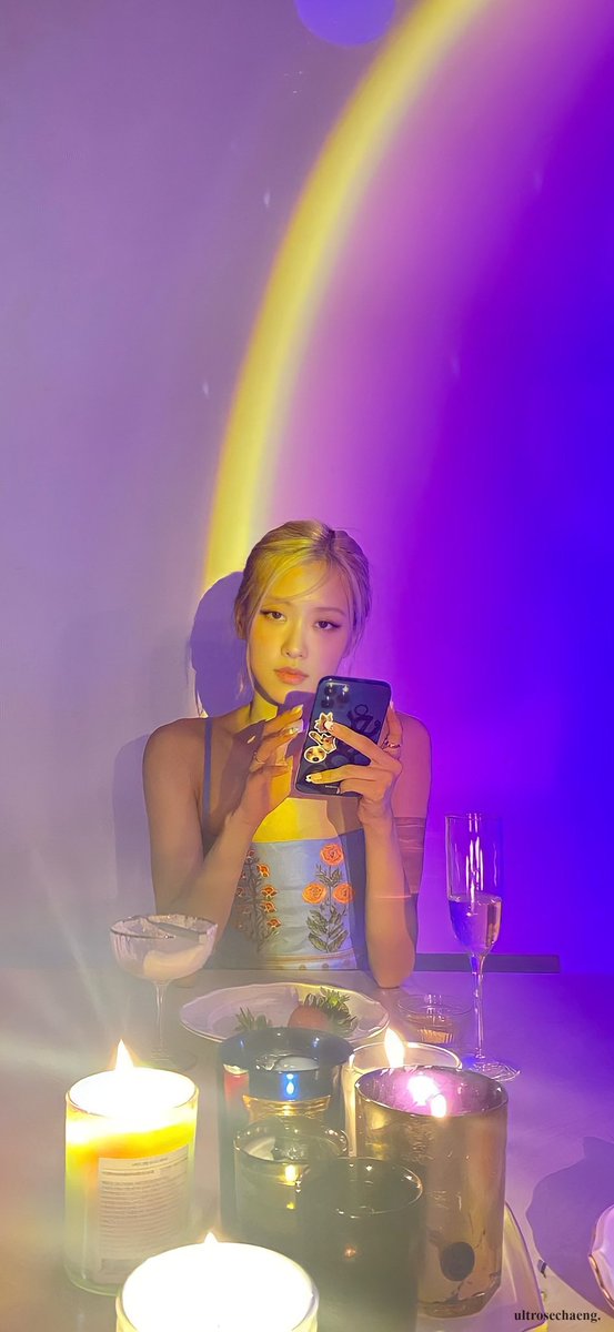 BastianBP_BTS's tweet photo. WE LOVE BLACKPINK
#blackpinkdiamond 
#Roseperfect 

Rosé tiene una hermosa voz, es bellísima, es como el sol que alegra el día de cualquiera, es hermosa en cada sentido https://t.co/egudobKwel